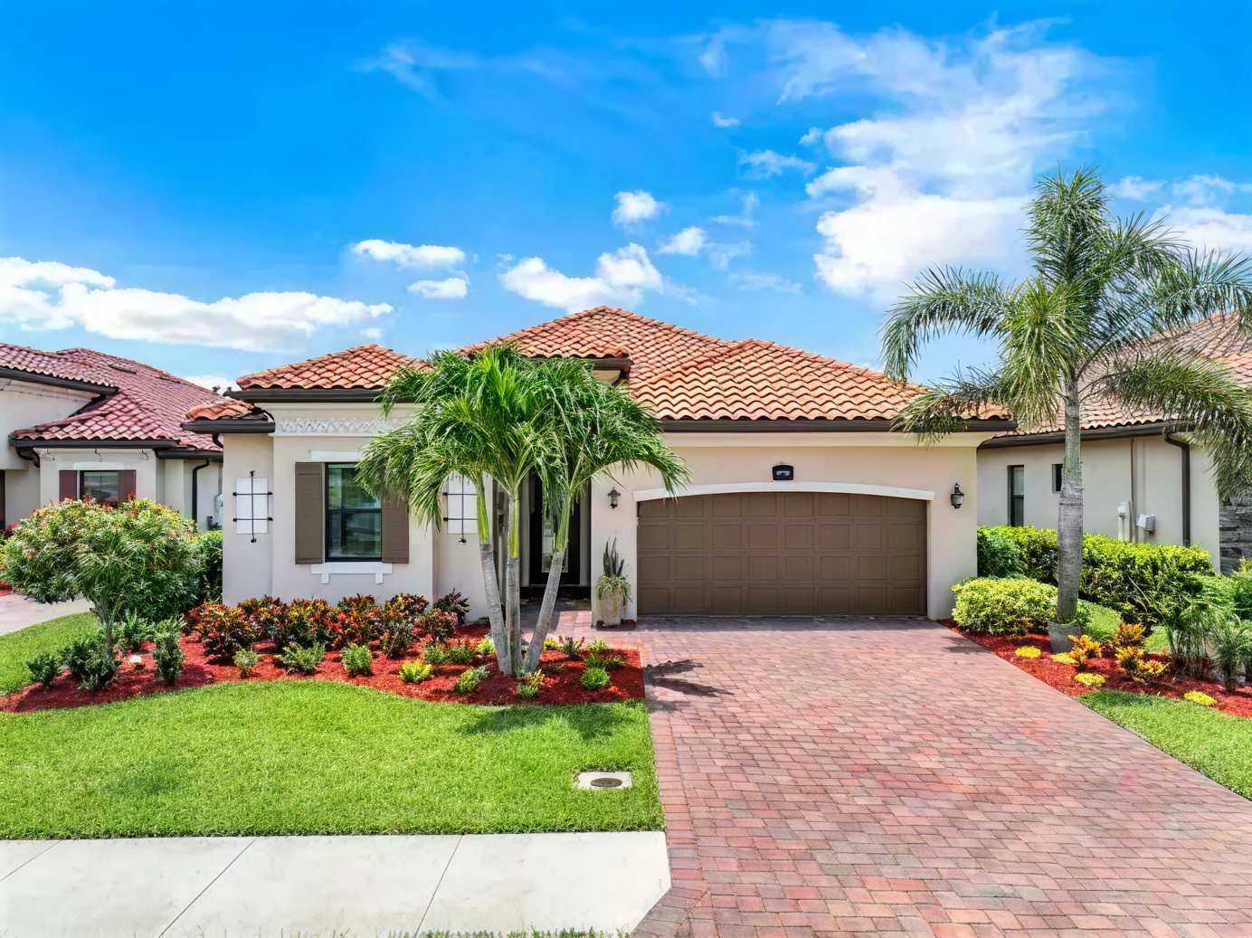 Personalized laundry service in Bonita with emergency dry cleaning & family care.