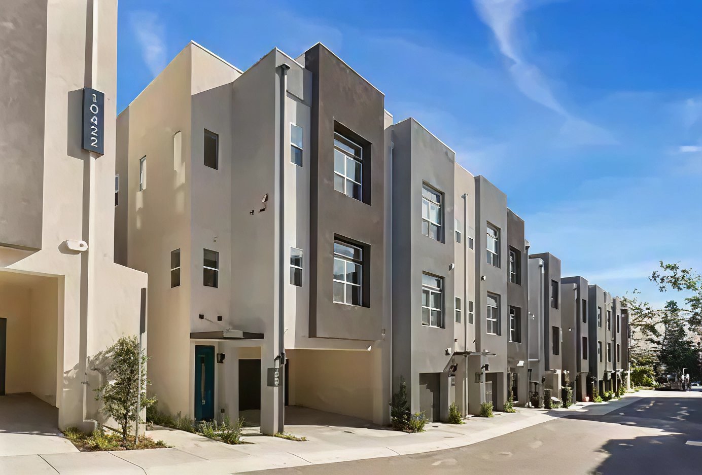 Apartment buildings lined side by side in Kearny Mesa, San Diego